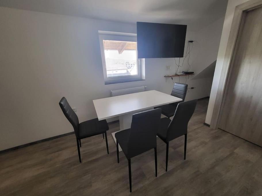 Jack Apartments Марибор Экстерьер фото